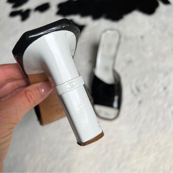 Chanel Mules Heels 39 / 6 CC Logo Monogram Black White Open Toe Sandals Vintage - Picture 6 of 11